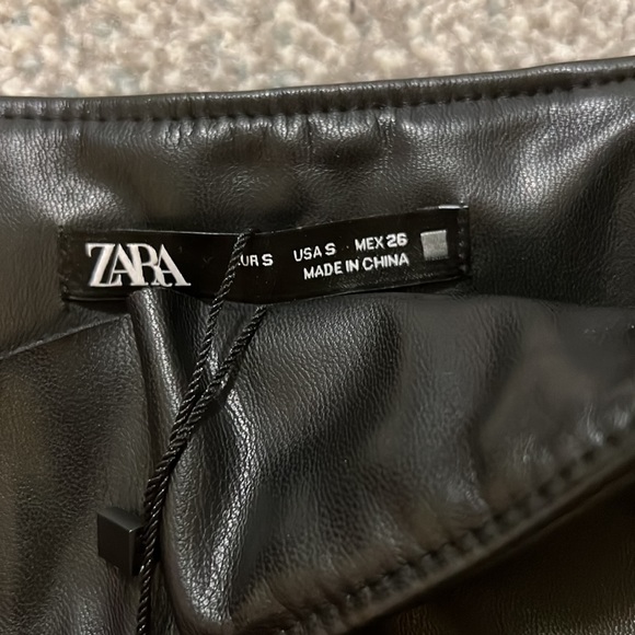 NWT Zara faux leather skirt - Picture 2 of 3